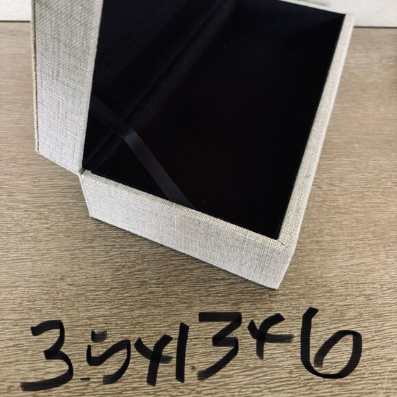 Fabric Storage Jewelry Box Organizer - Picture 3 of 3